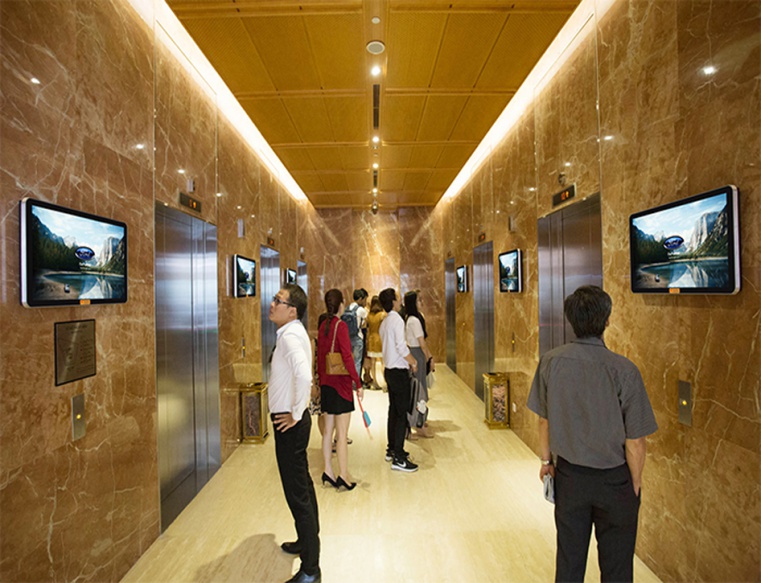 Quảng cáo LCD tại thang máy