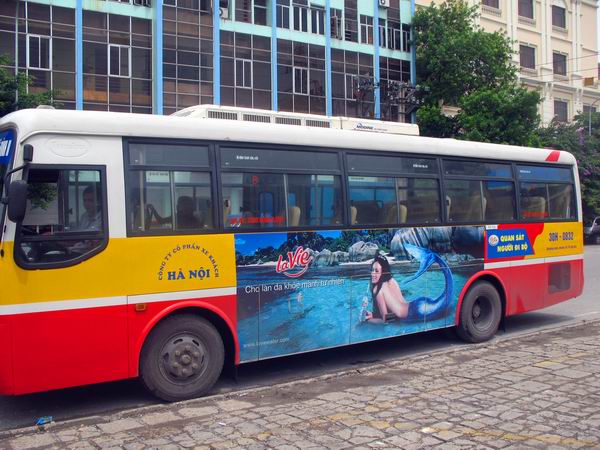 Quảng cáo trên xe Bus