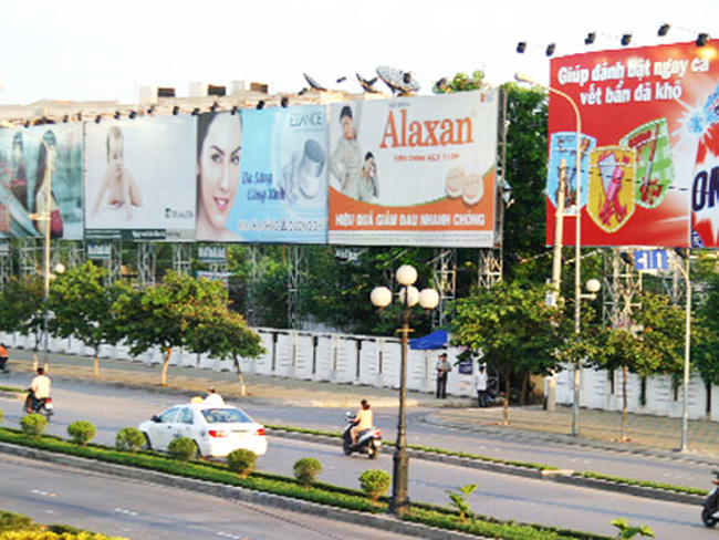 Quảng cáo ngoài trời, pano, billboard